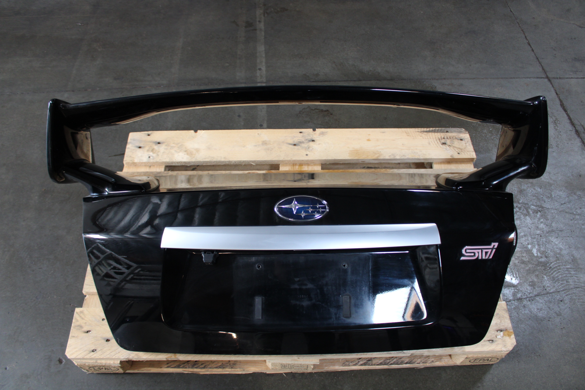 2011 SUBARU WRX STI EJ257 2.5L GV8 OEM REAR TRUNK LID W/ BIG SPOILER